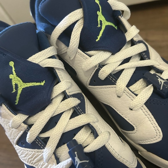 AIR JORDAN 6 RETRO LOW GHOST GREEN - SIZE 5.5Y - Picture 5 of 10